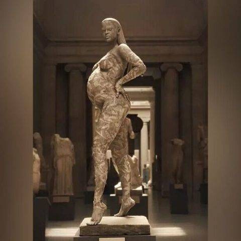 Rihanna é homenageada com estátua no Metropolitan Museum of Art, em NY