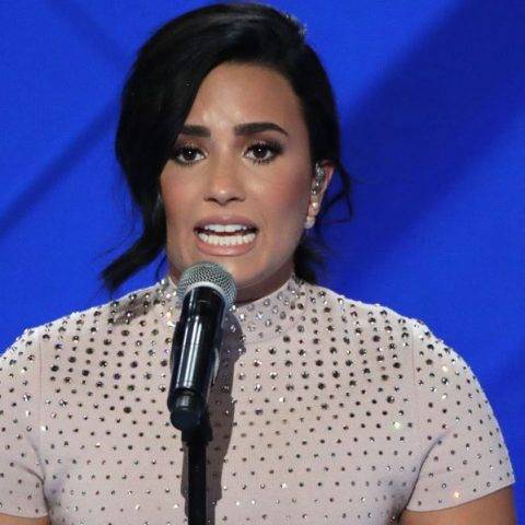 Demi Lovato se manifesta contra ‘cura gay’