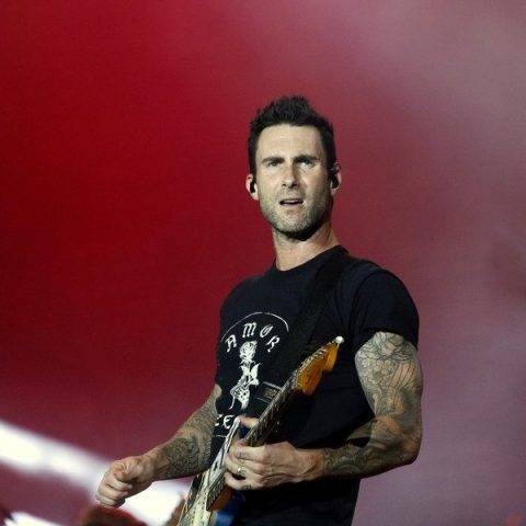 Maroon 5 lança clipe de ‘What Lovers Do’