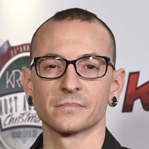 Linkin Park homenageia Chester em clipe
