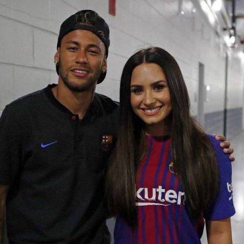 Neymar pode participar de próximo clipe de Demi Lovato
