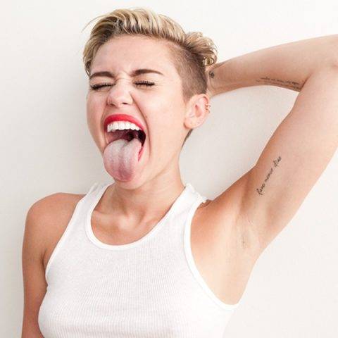 Miley Cyrus é considerada a pior pessoa de 2017, segundo Revista Complex