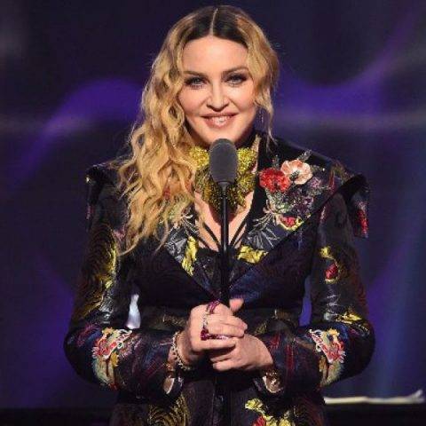 Madonna voltará com turnê em 2018