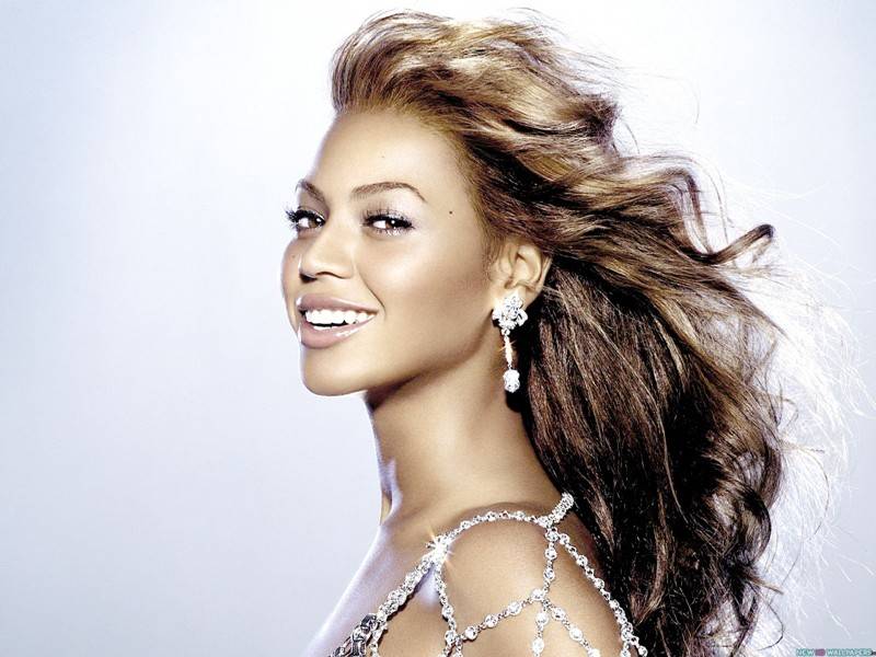 “The Gift”, Beyoncé mostra bastidores do inédito álbum em especial de TV
