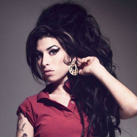 Caiu na Rede! Ouça “My Own Way”, demo inédita de Amy Winehouse