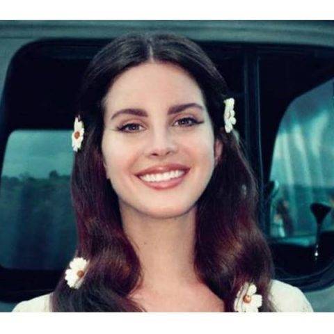 Lana Del Rey conquista público no Lollapalooza 2018
