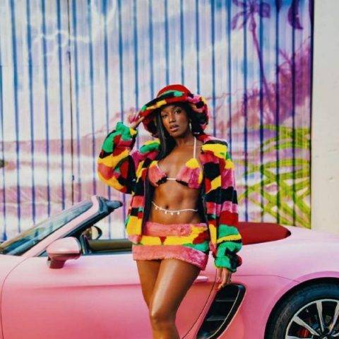 Iza celebra suas raízes em ‘Gueto’.