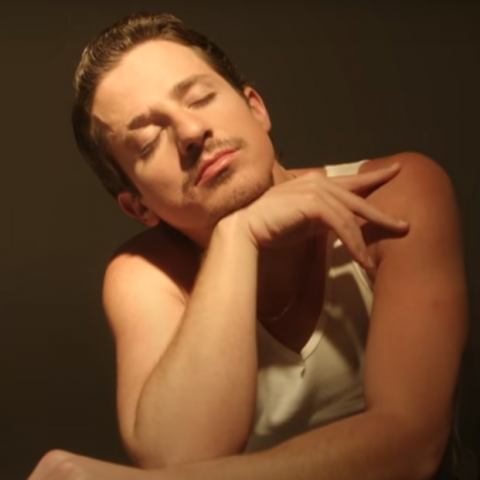 Charlie Puth libera clipe de “That’s Hilarious”. Confira.