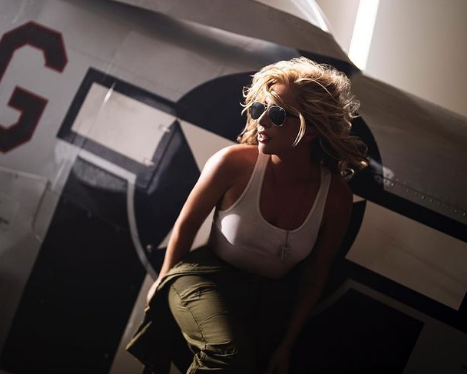 Lady Gaga lança “Hold My Hand”, faixa do filme “Top Gun: Maverick“