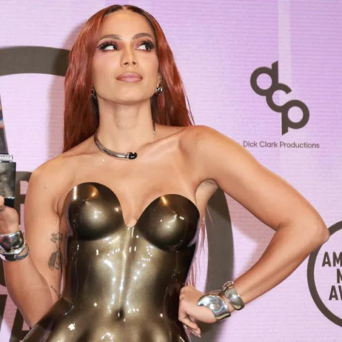 Anitta fatura prêmio “Artista Latina Feminina” no American Music Awards 2022