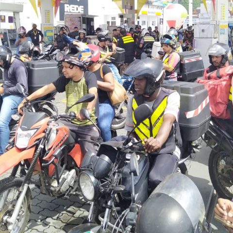 Motoentregadores paralisam atividades em Juiz de Fora